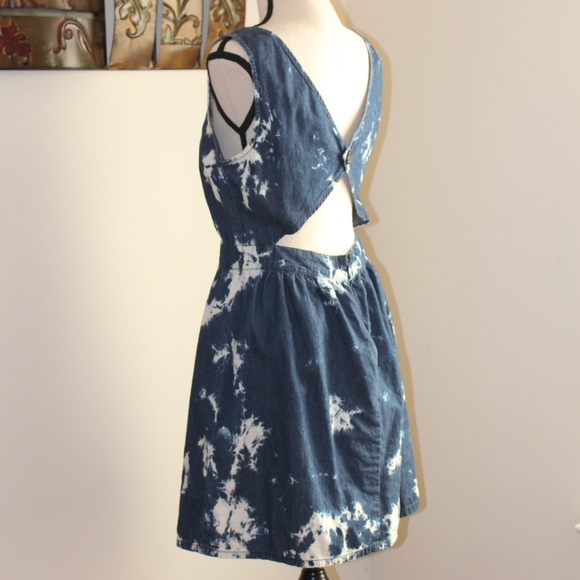 Forever 21, Acid wash denim open back 90's dress - Picture 2 of 8